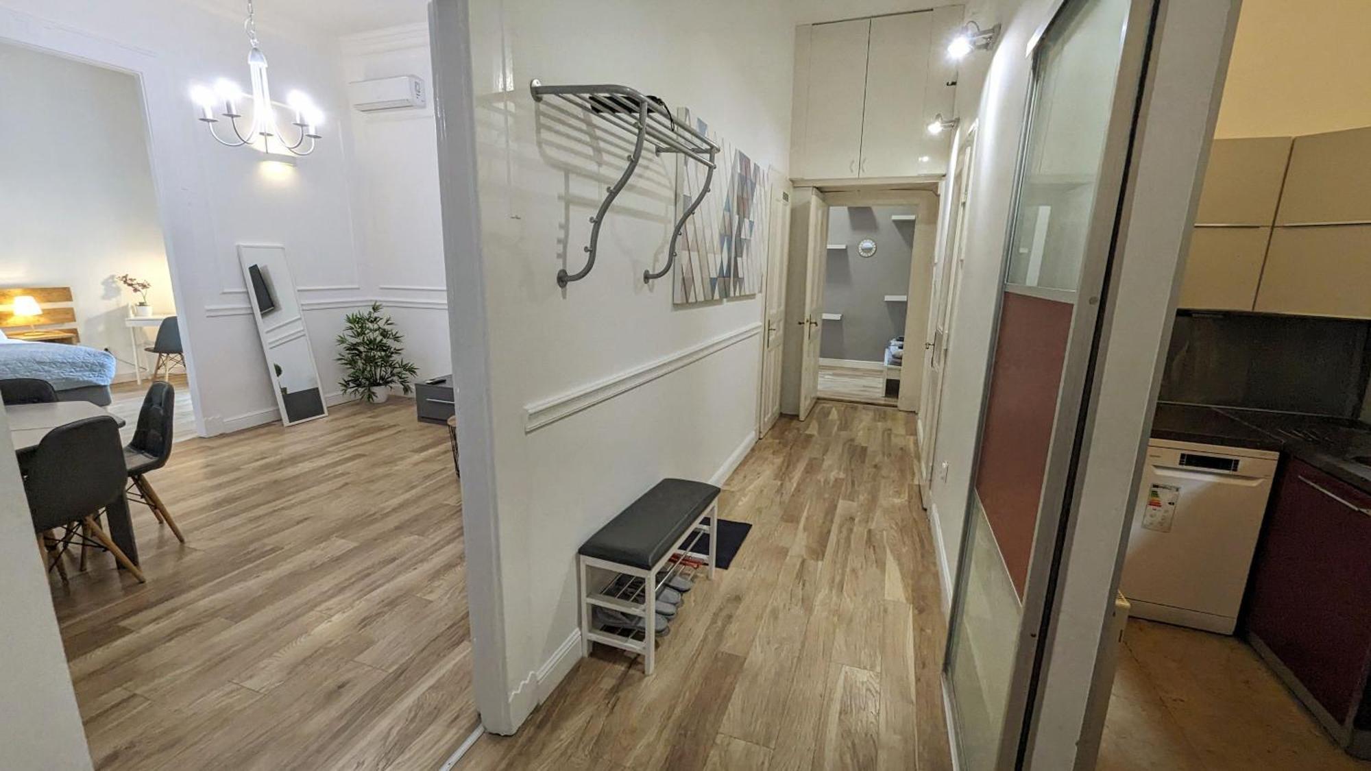 Apartment 3 In The Beautiful Street Budapest