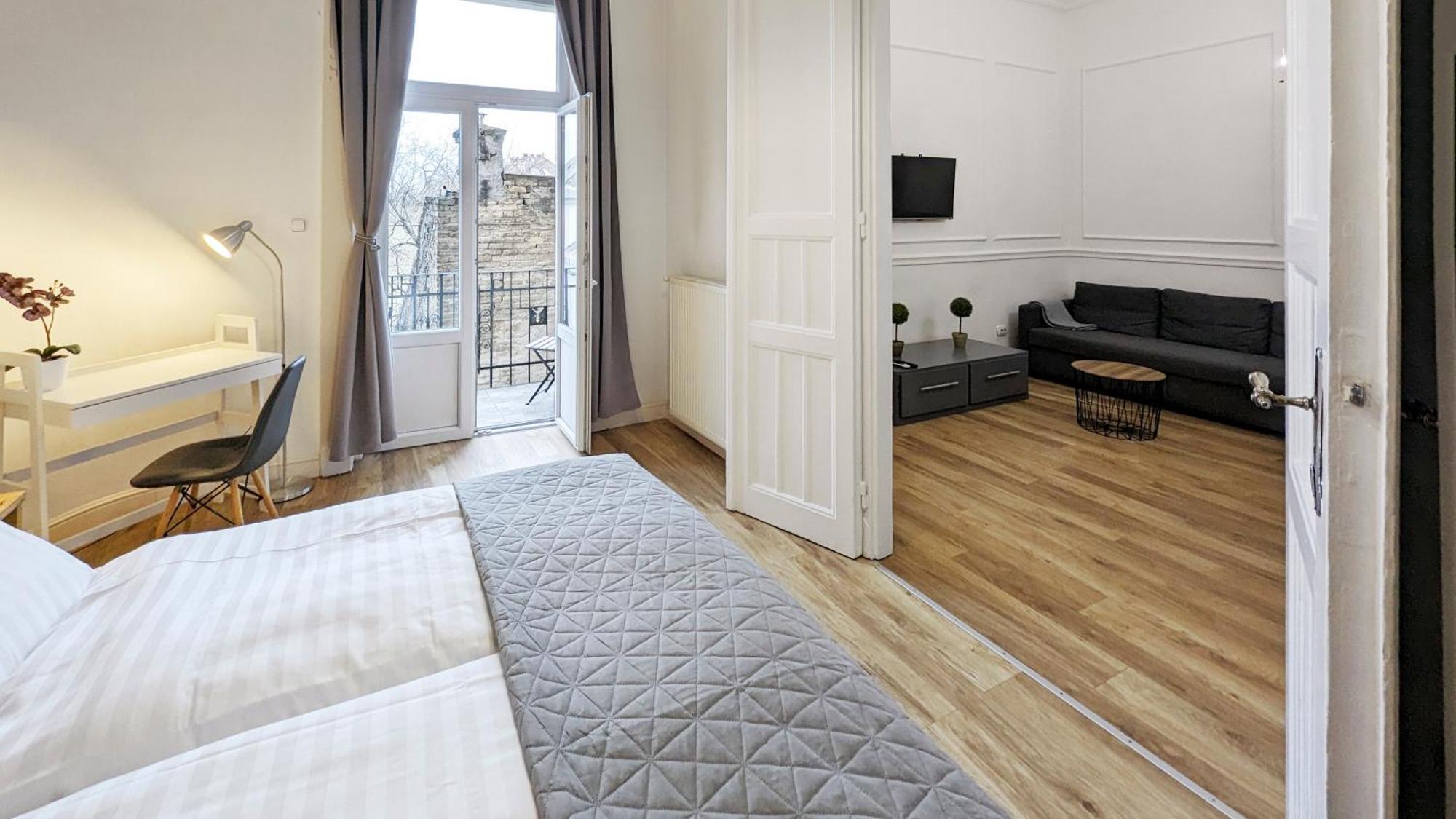 3 In The Beautiful Street Apartment Budapest