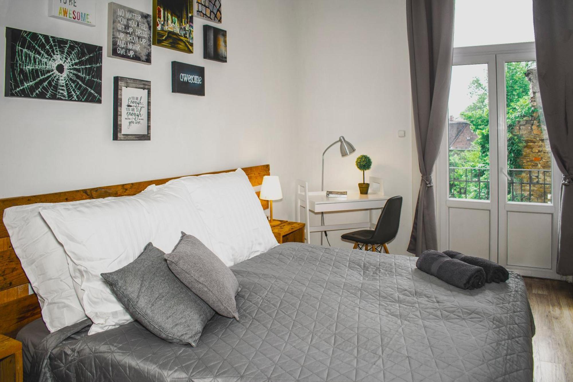 3 In The Beautiful Street Apartment Budapest
