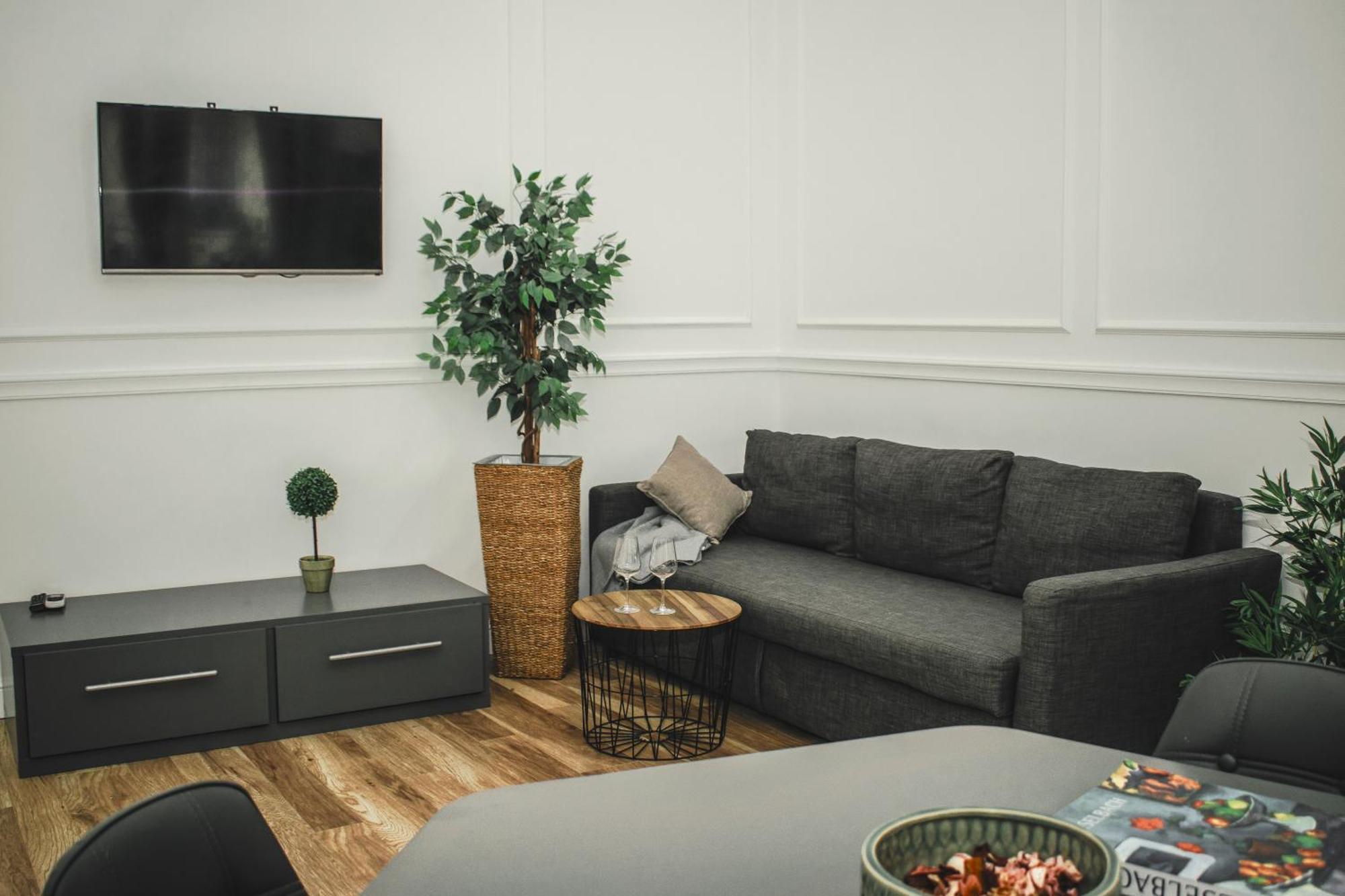 Apartment 3 In The Beautiful Street *