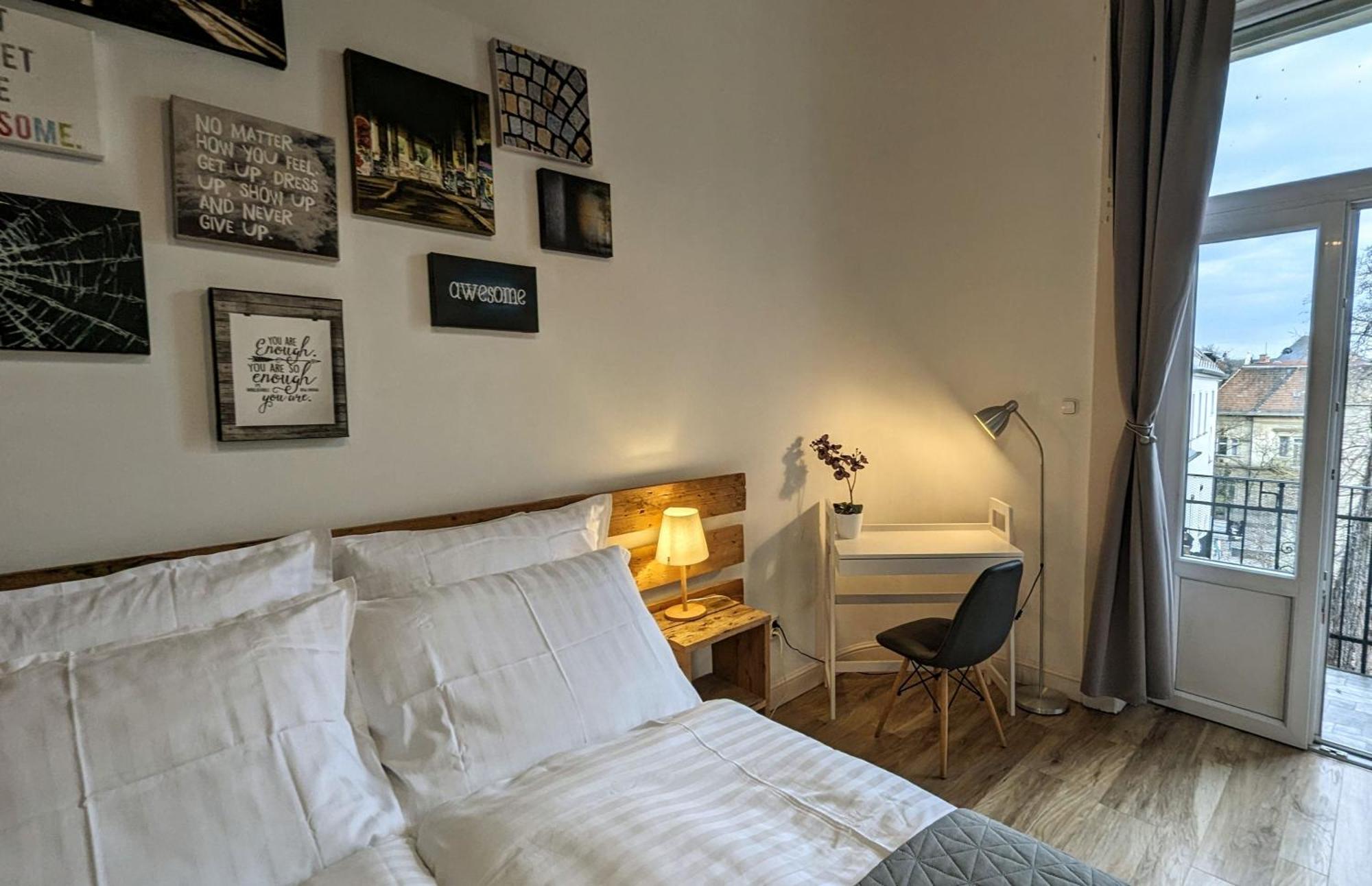 Apartment 3 In The Beautiful Street