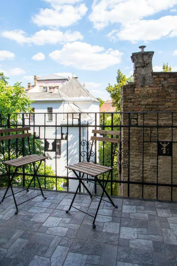 3 In The Beautiful Street Apartment *